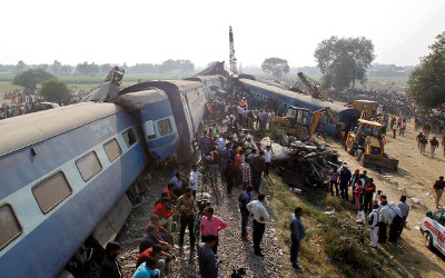 115 killed in train derailment in India