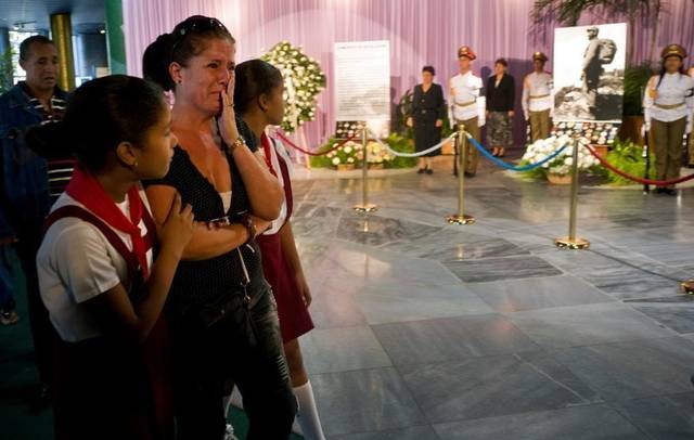 Millions of Cubans pay tribute to Comandante Fidel!!!
