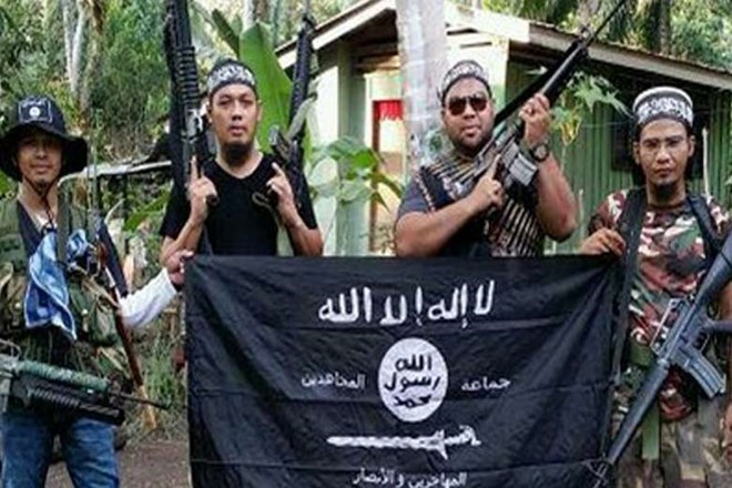 Philippines says 11 Islamic State sympathizers killed in southern siege