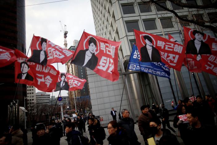 South Korean opposition differs on Park impeachment with no end to crisis in sight