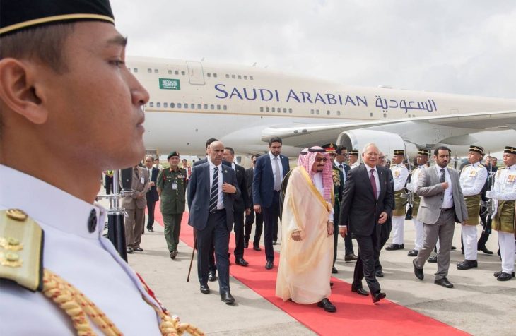 Saudi King Leads Hundreds of Princes, Clerics, Military Officials on Asia Trip
