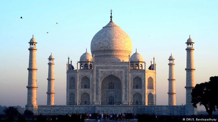 Twin bombings in Taj Mahal city of Agra in India following IS threats