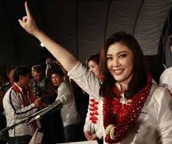 Gorgeous Yingluck gives good advice to generals