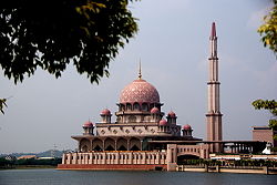 Malaysian expert defends Islam: Debunk Islamofobia