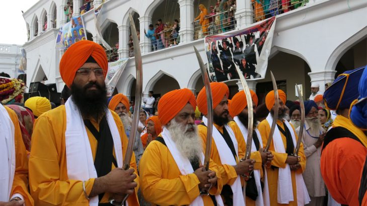 Indian Sikhs celebrate Baisakhi at shrine in Pakistan