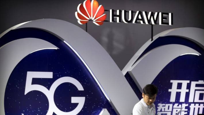 Japan carriers delay sale of new Huawei smartphones