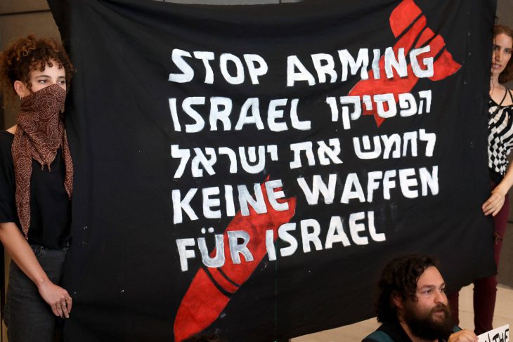 Arab “Solidarity” in Full Display: German ship carrying explosives to Israel docks in Egypt