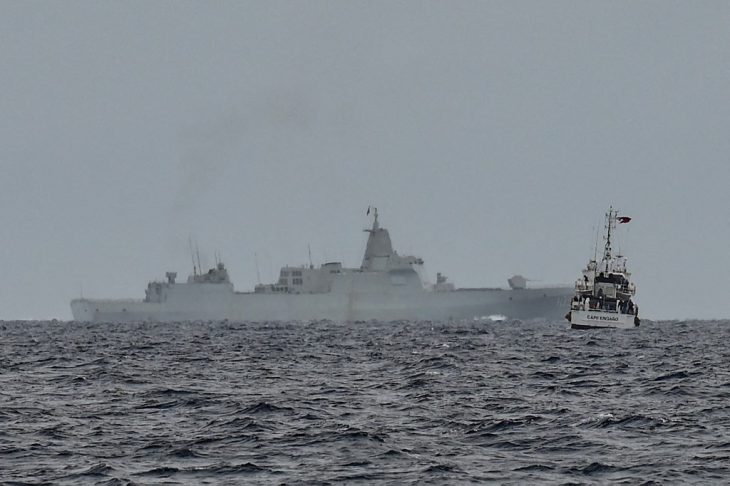 “West Phillipne Sea” or “South China Sea”: Chinese navy vessels collide while chasing Phllipine coast guard ship