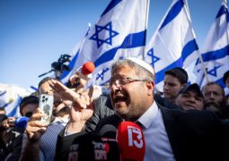 Far-right Zionist minister Itamar Ben Gvir films himself raiding Arab Israelis’ homes