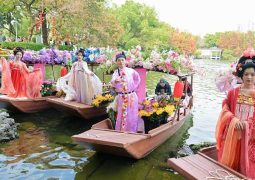 Guangzhou’s Historic Water Flower Fair in Yongqingfang