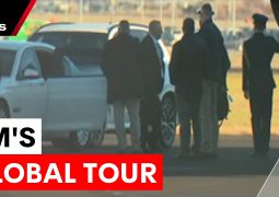 Australian PM accorded official welcome in Putrajaya, Malaysia