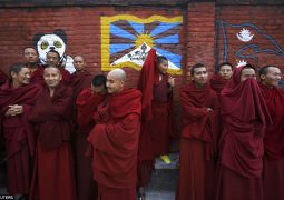 How China is eroding his culture Tibet: a young Tibetan flees his homeland to avoid assimilation