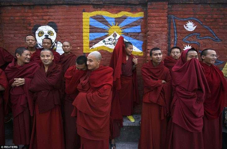 How China is eroding his culture Tibet: a young Tibetan flees his homeland to avoid assimilation