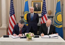 Kazakhstan stops/have no guts/ to collect $5.06 bn. fines from Western oil giants over Kashagan field