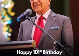 Great Malaysian Statesman: Tun M thanks public for continued prayers for Tun Siti Hasmah